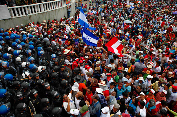 Honduran masses demonstrate